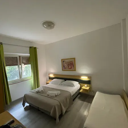 Corso Roma 282 בית הארחה